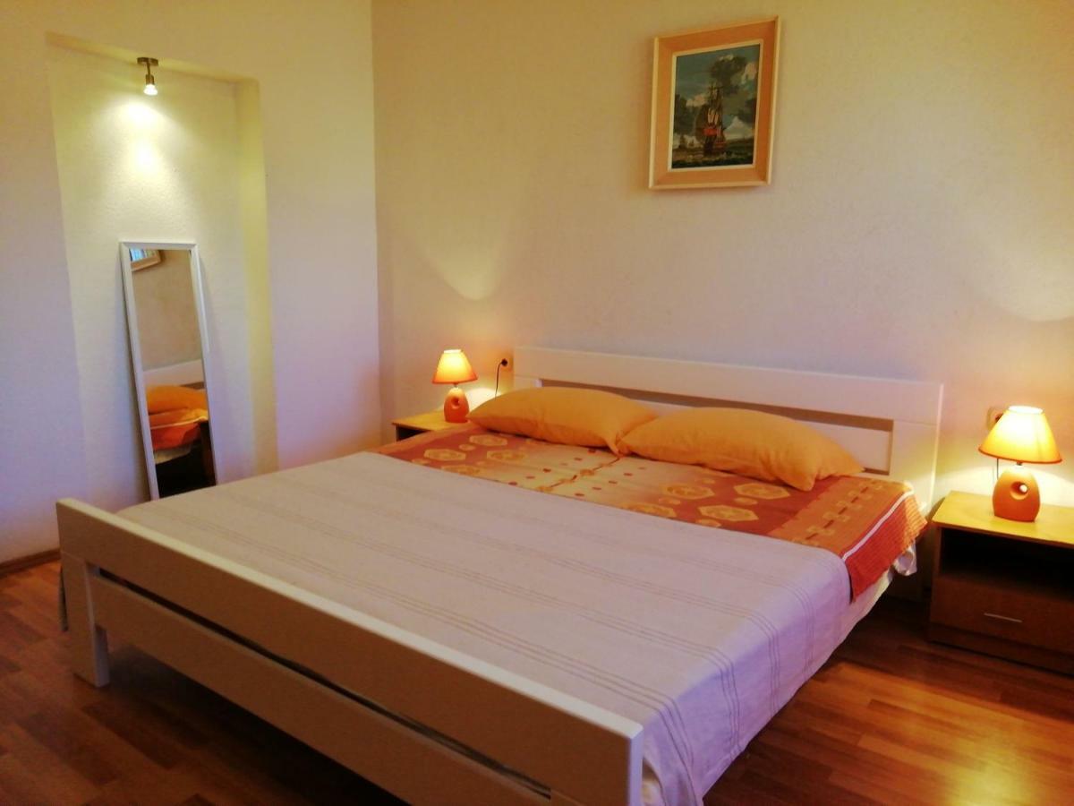 Apartments Jadranka Ivana PUY Eksteriør bilde