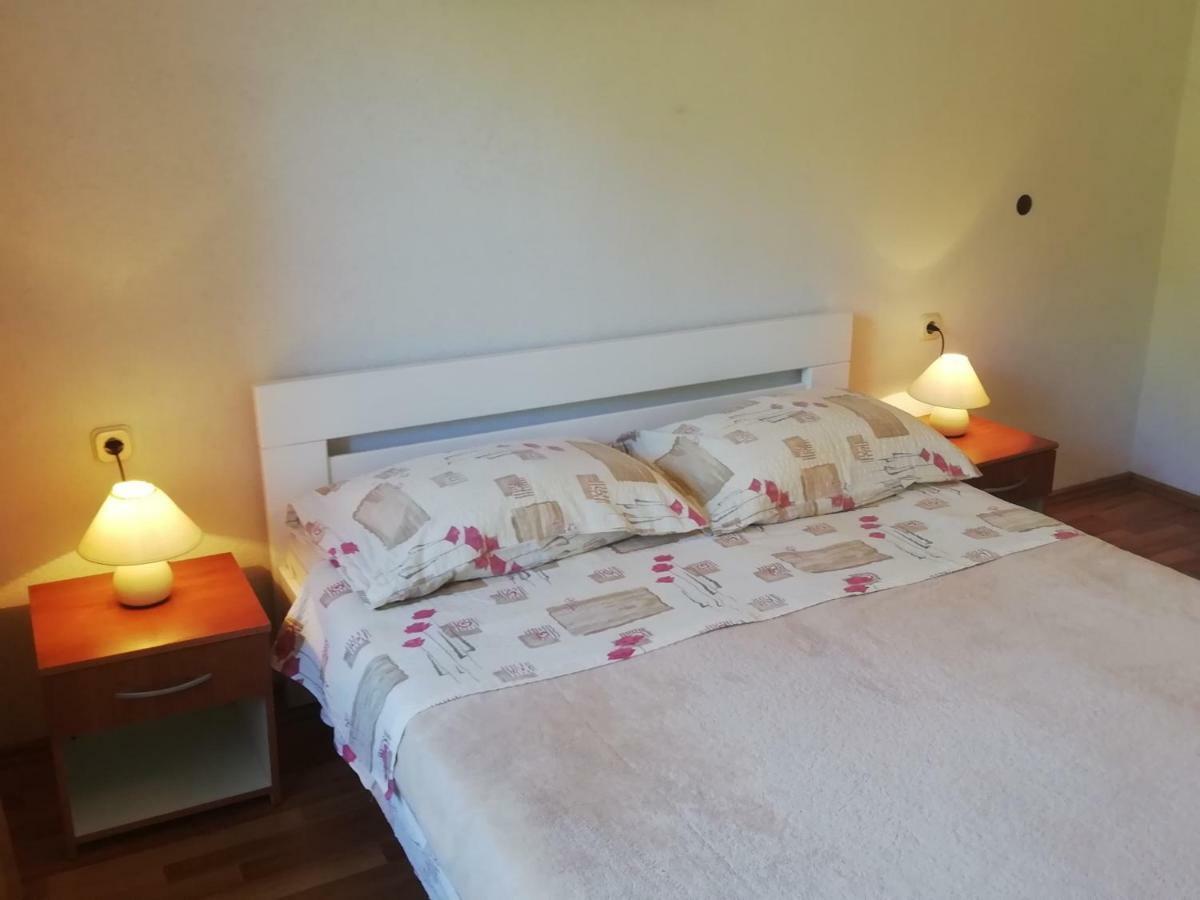 Apartments Jadranka Ivana PUY Eksteriør bilde
